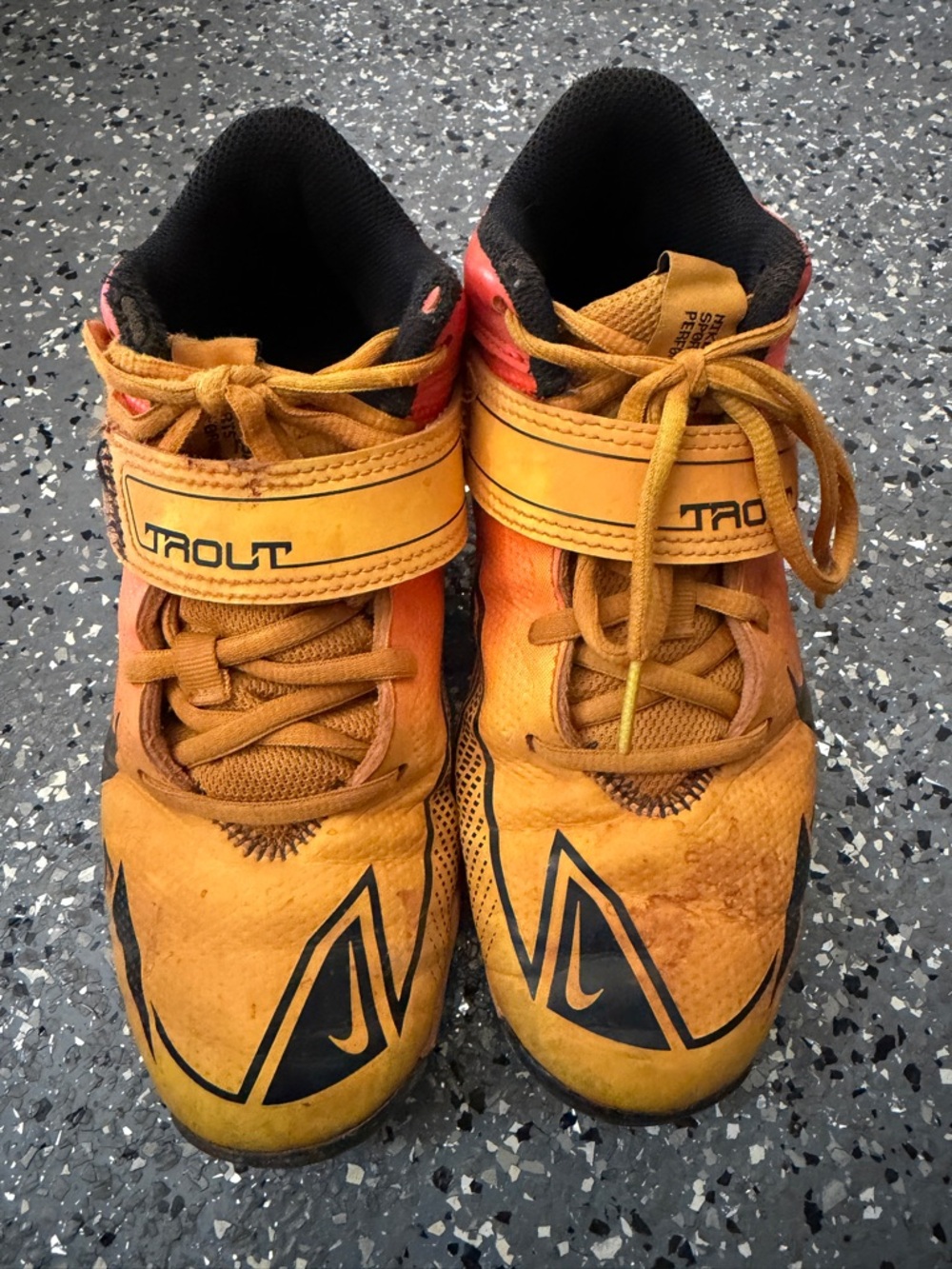 Nike trout baseball cleats shoes 4y Mike trout orange yellow